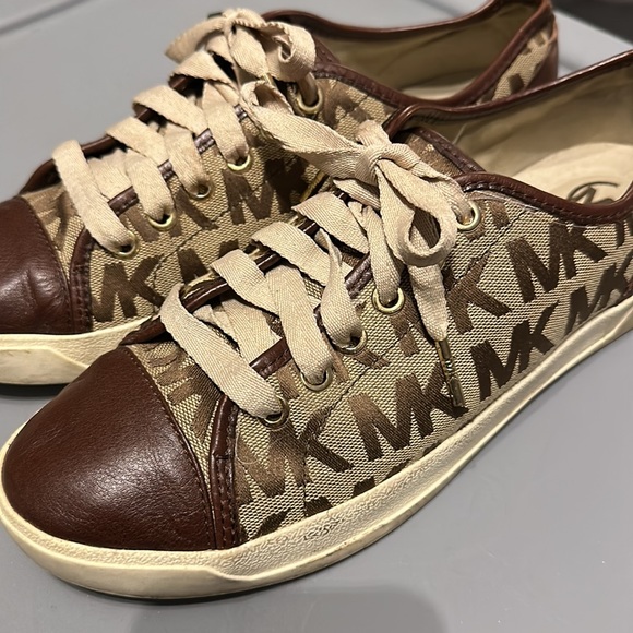 Michael Kors Logo Sneakers City Signature Monogram MK Women's Size 9M Brown/Tan - Picture 2 of 8